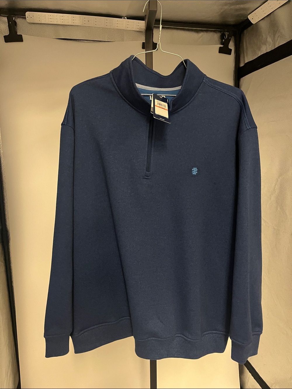 Izod Men's Navy Blue Quarter-Zip Pullover Sweater